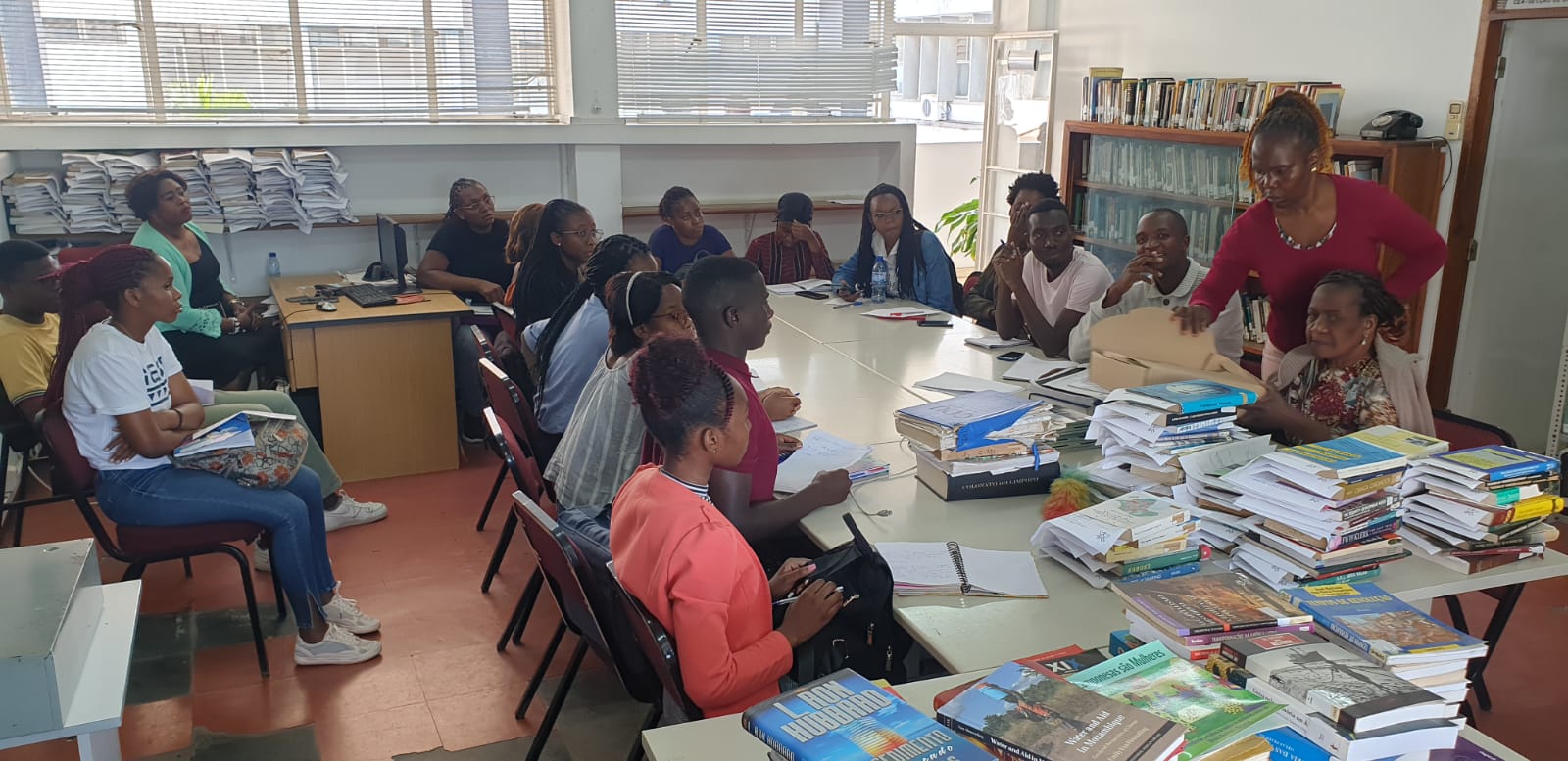 Visita_Biblioteca (2)