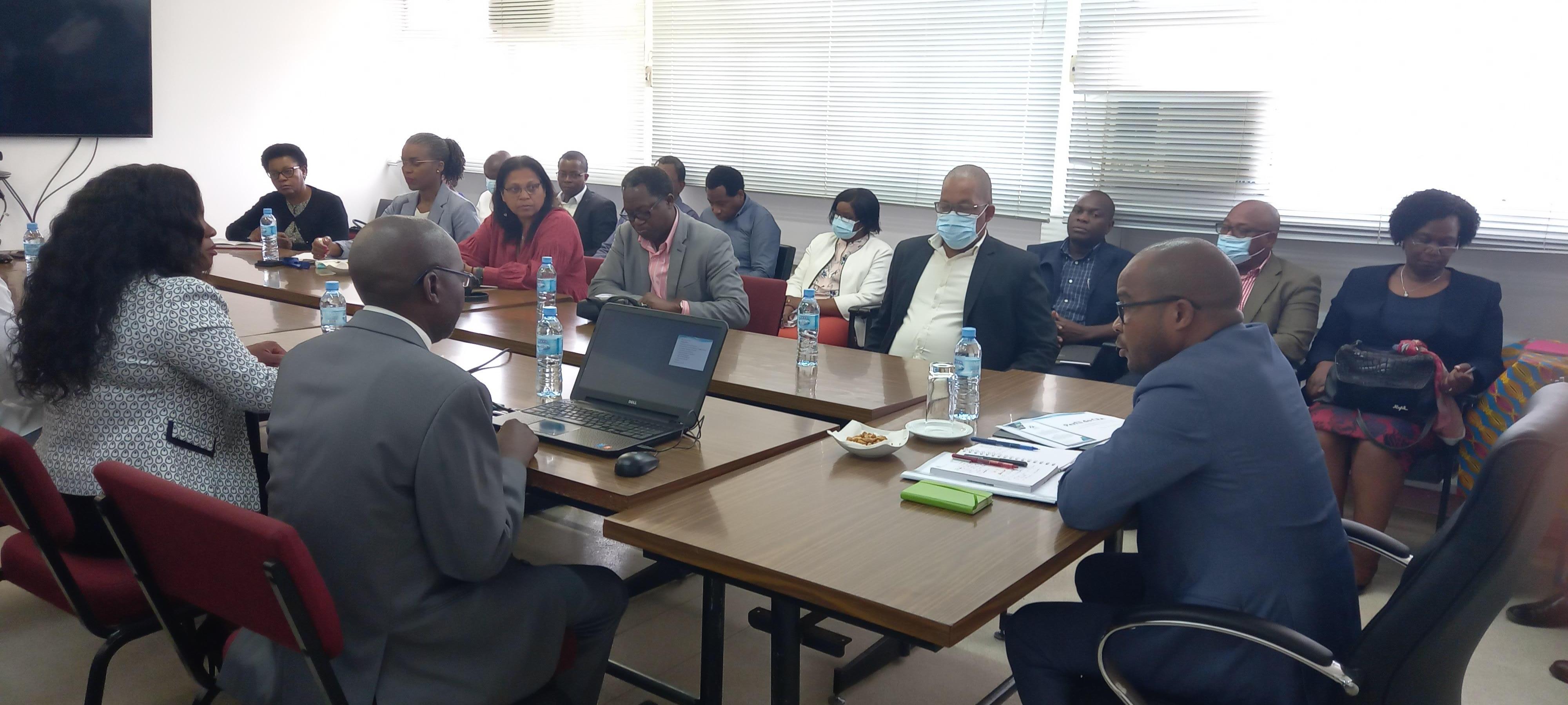 visita do Magnifico reitor da UEM ao CEA-06.09.22 (4)